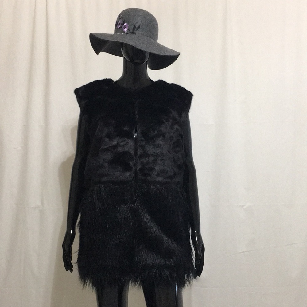 Vest - Picture 1 of 3